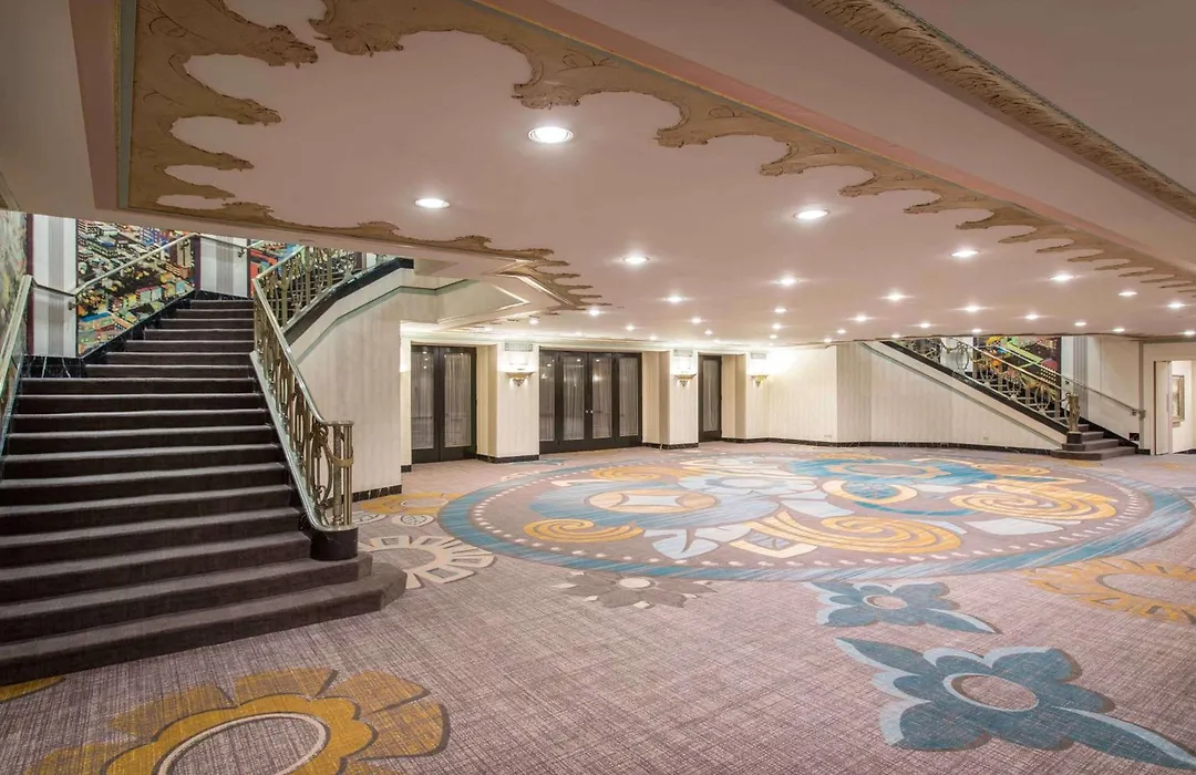 Hilton Cincinnati Netherland Plaza-1