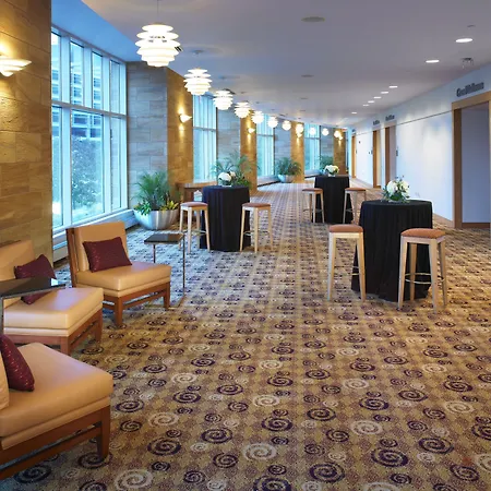 Graduate By Hilton Cincinnati-3